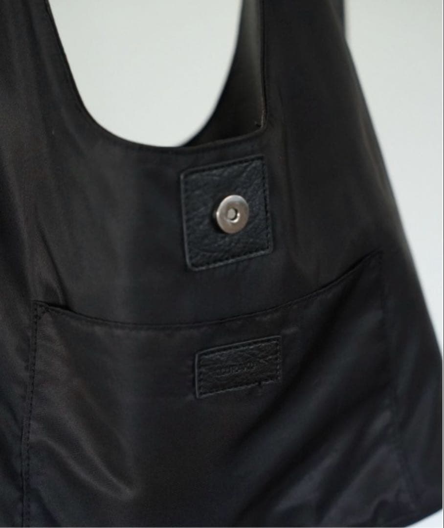 新品 LURAKU シンセティックレザーロープハンドルバッグ