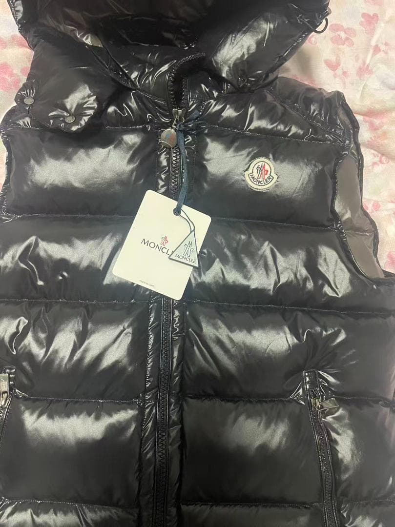 Moncler極希少✨ ブラック フード付きダウンベスト