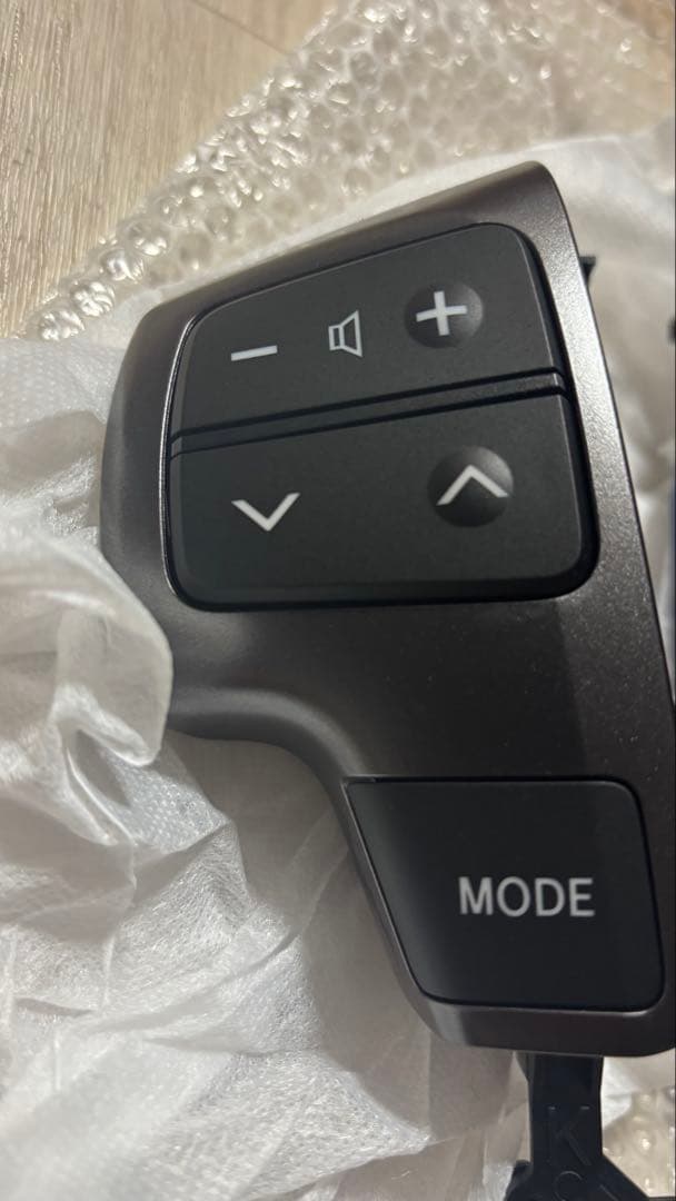 ハイエース　200系 ダークプライム2 ステアリングスイッチ