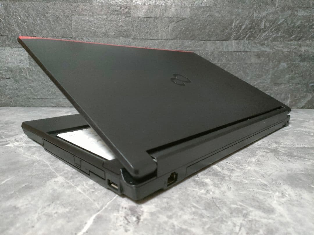 美品 FUJITSU 第10世代 メモリ16GB 新品SSD256GB