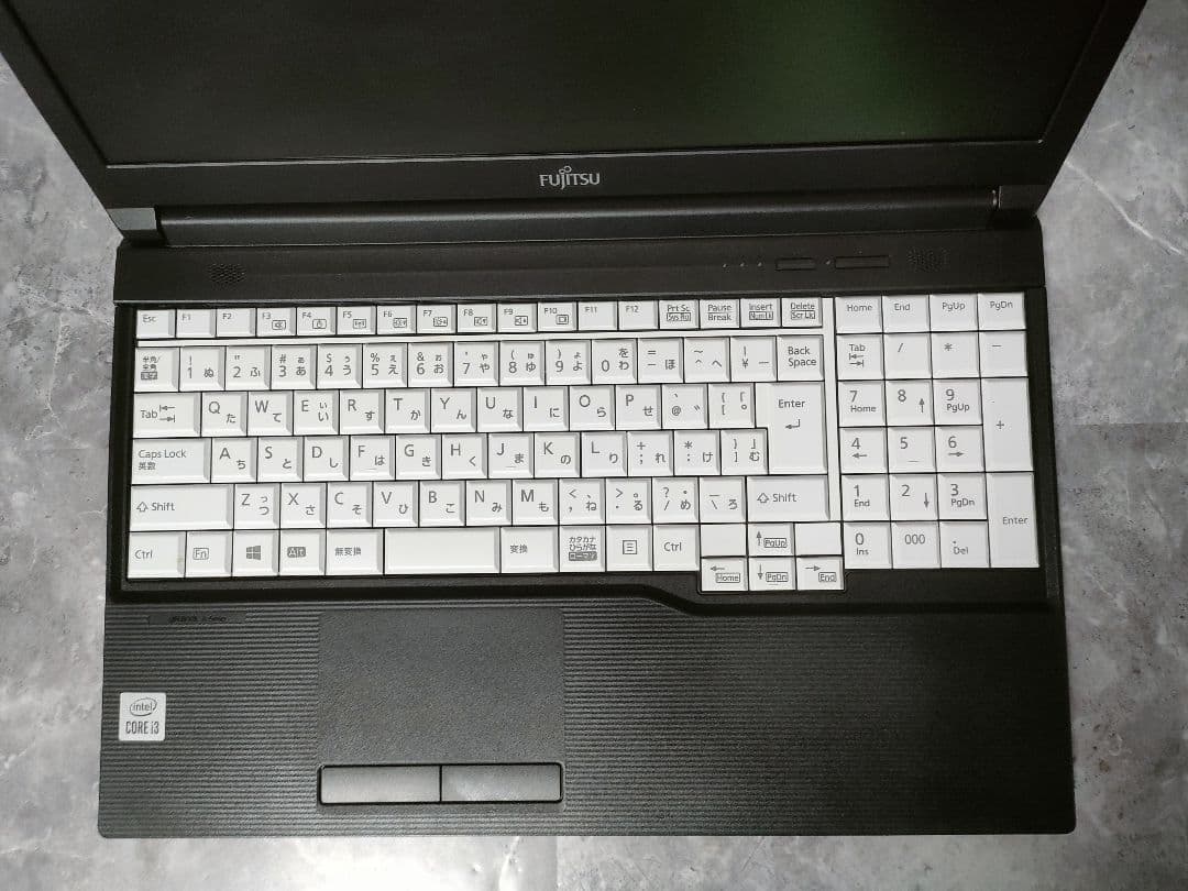 美品 FUJITSU 第10世代 メモリ16GB 新品SSD256GB