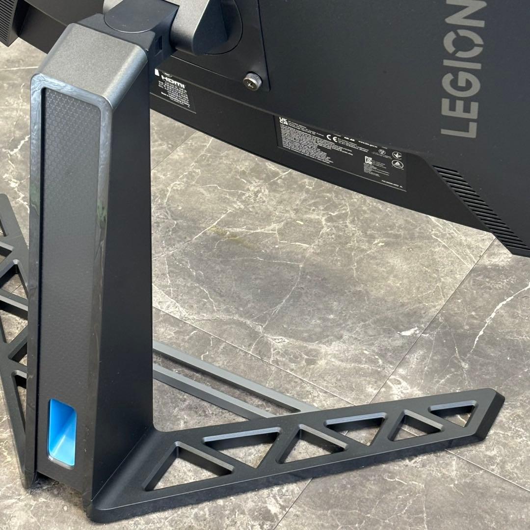 ＊大型湾曲モニター 2025年製 Lenovo LEGION 27インチ 曲面