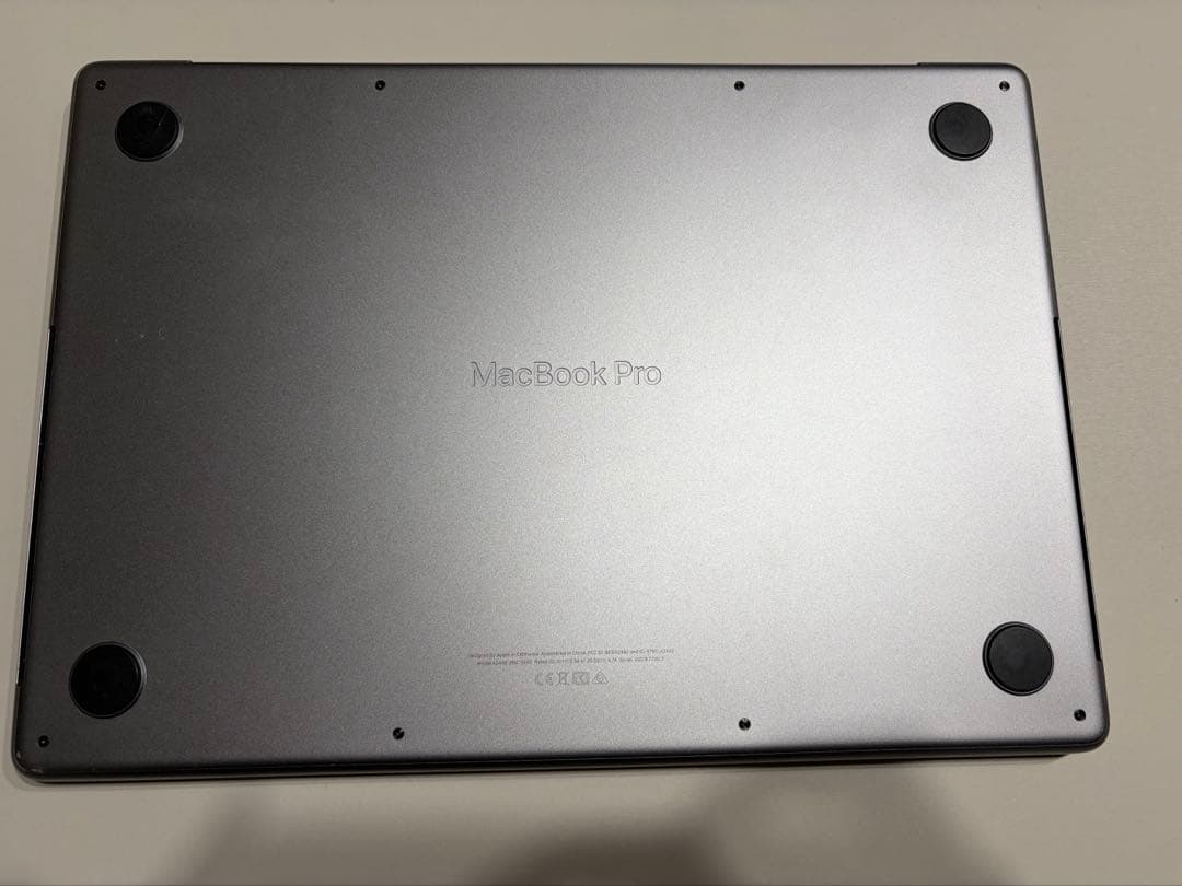 M1 MacBook Pro 14inch 32GB 1TB 10コア UK