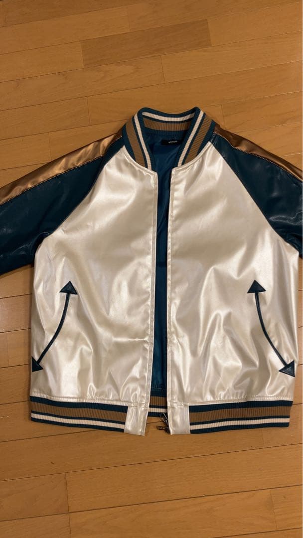 新品未使用　glamb シンセレザー スカジャン ベージュ Mサイズ