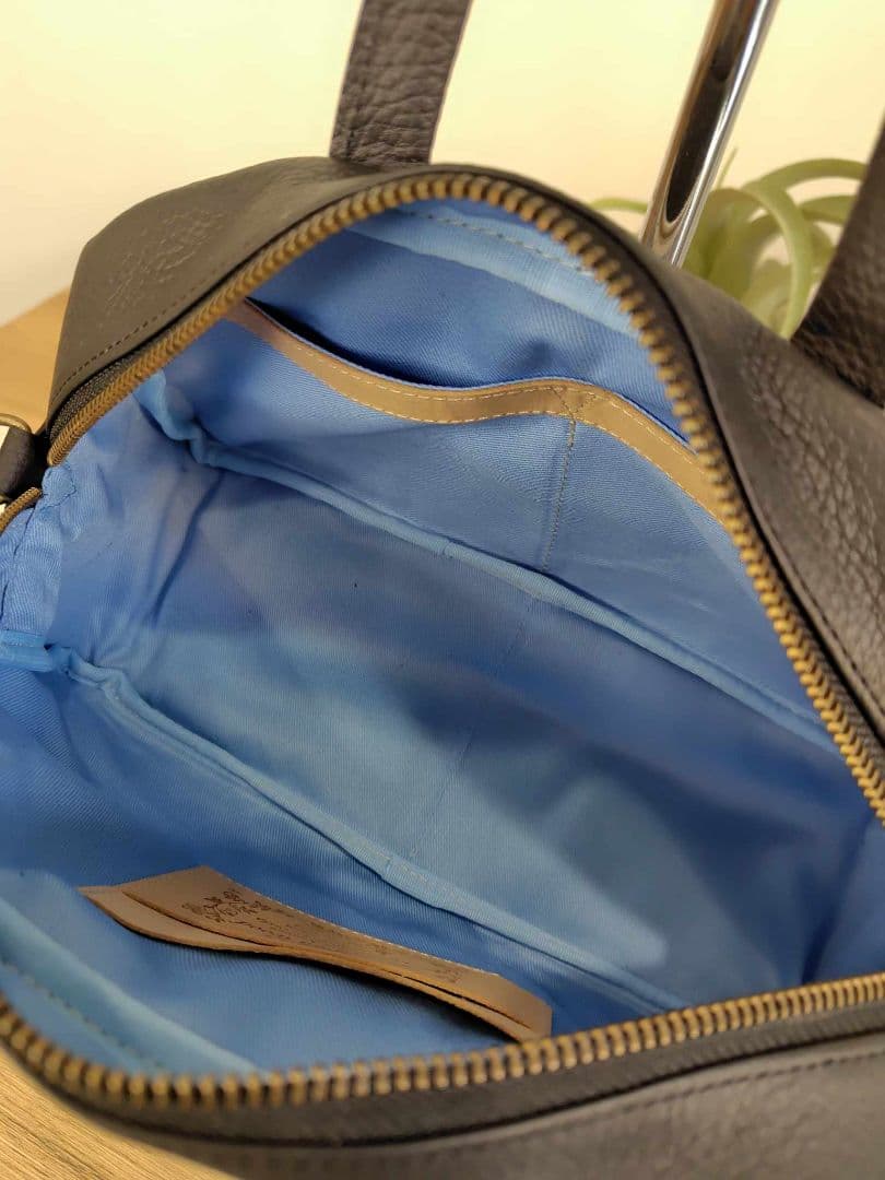 ミナペルホネン/pomppiaポンピアブルー/ラウンドボストンブラック本革