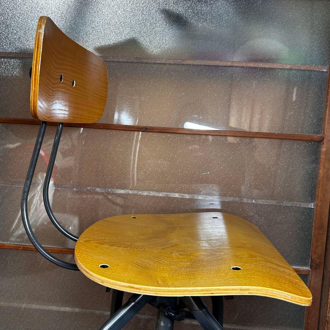 カウンターチェア　ドラフティングチェア　インダストリアル　武骨でお洒落な佇まい！