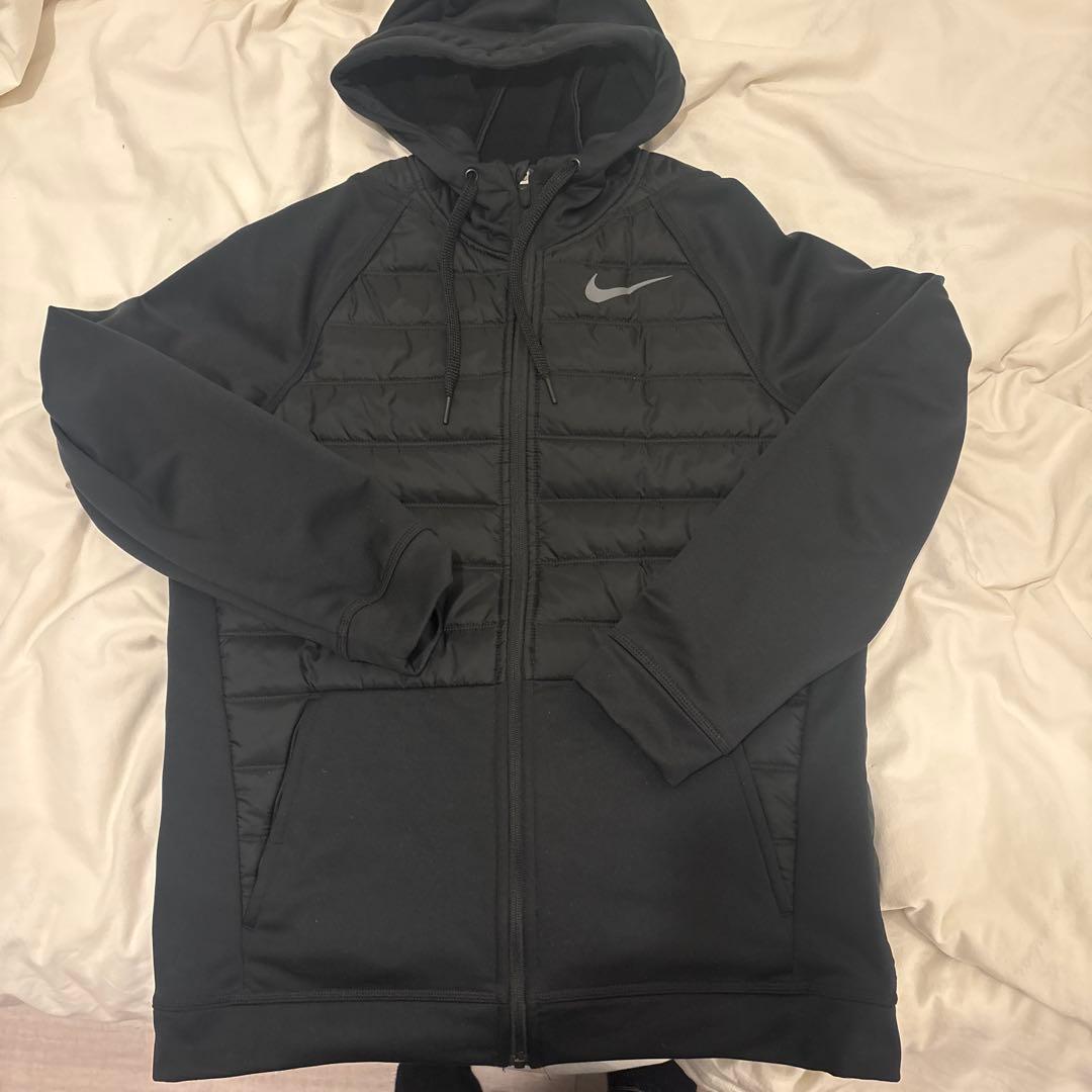 nike サーマ フィット フルジップ WNTRZD 中綿ジャケット