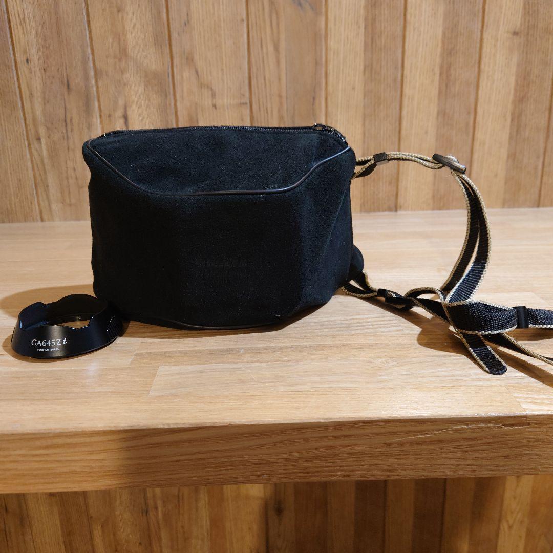 フジフイルム　GA645wi　フード+カバー付き