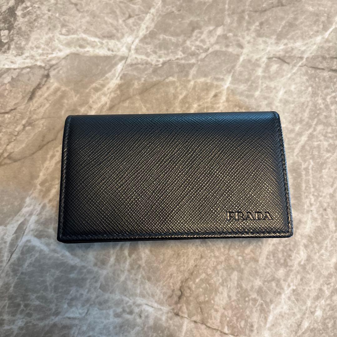 美品プラダ　サフィアーノ　カードホルダー　カードケース　パスケース　名刺入れ