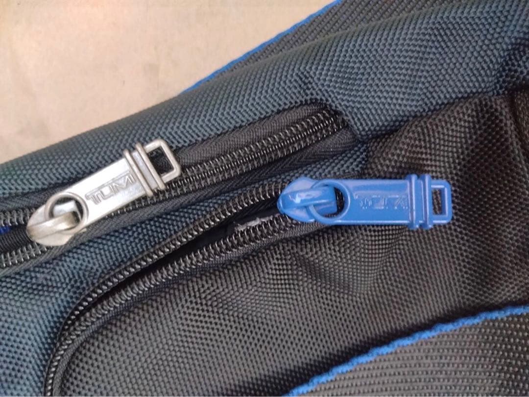 TUMI トゥミ ボディバッグ スリングバッグ