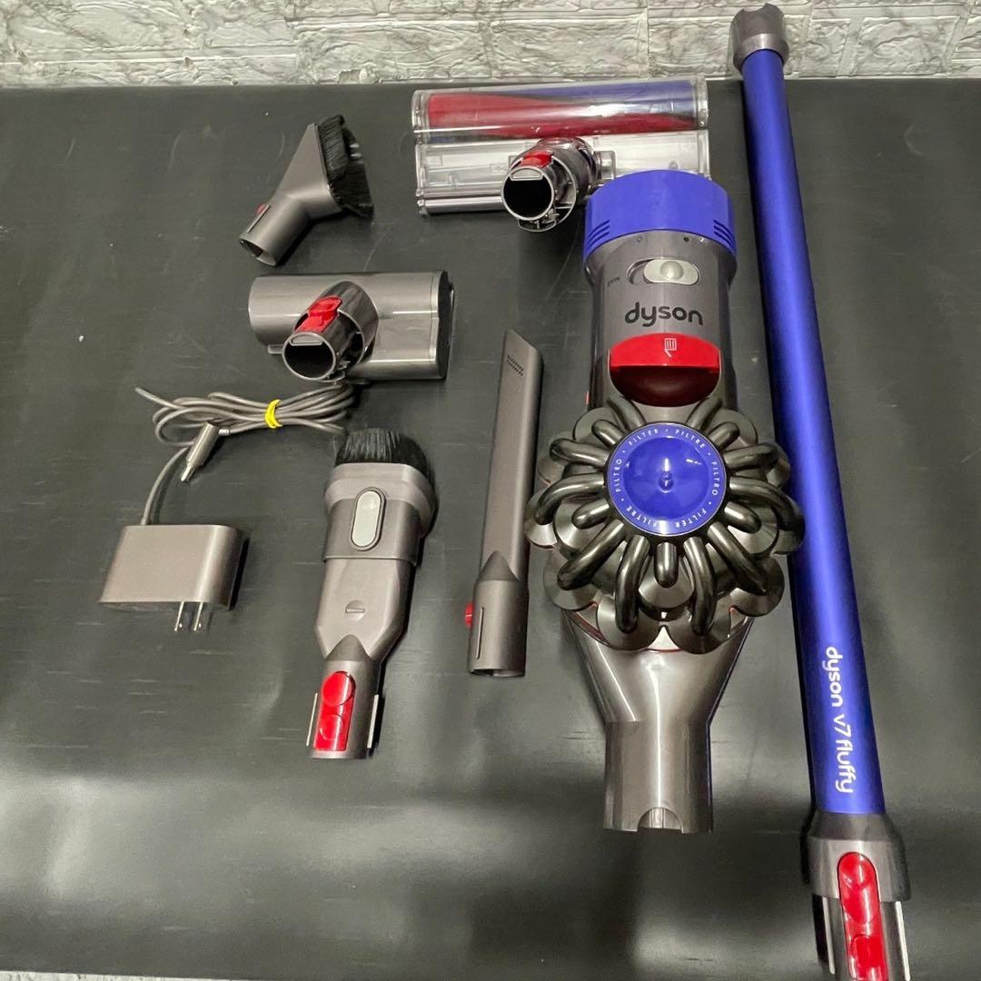 641 送料無料 Dyson V7 Fluffy コードレススティッククリーナー