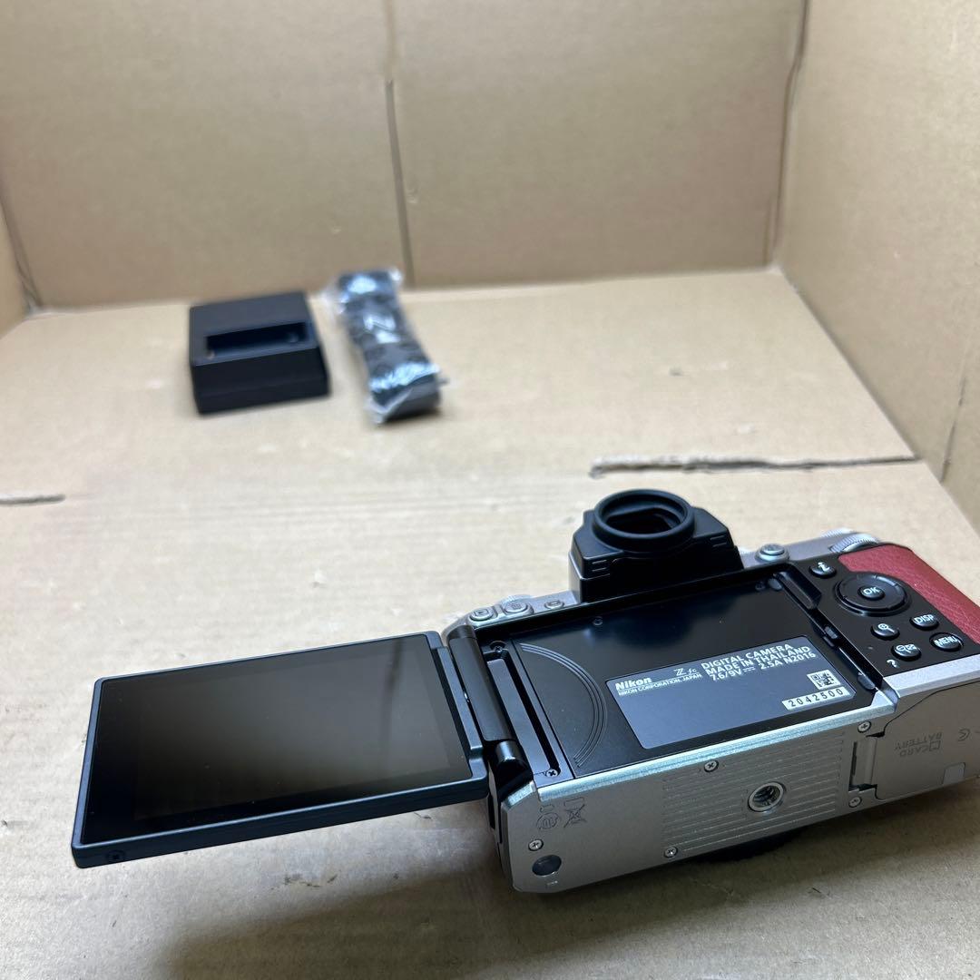 Nikon ミラーレス一眼カメラ Z fc ボディ Zfc レッド