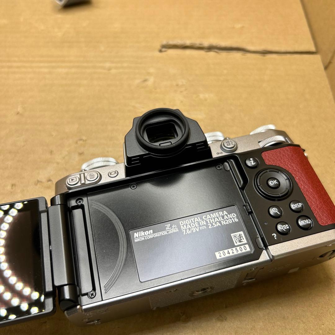 Nikon ミラーレス一眼カメラ Z fc ボディ Zfc レッド