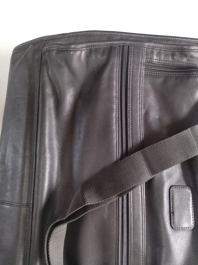 TUMI レザー ブラック ガーメントバッグ スーツ ビジネス 出張 旅行