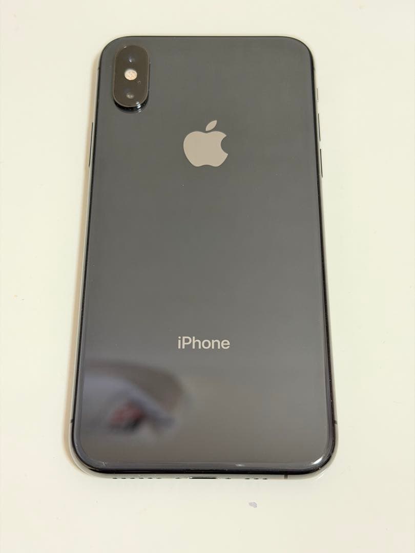 【最終値下げ】Apple iPhone XS 64GB & 純正ケース
