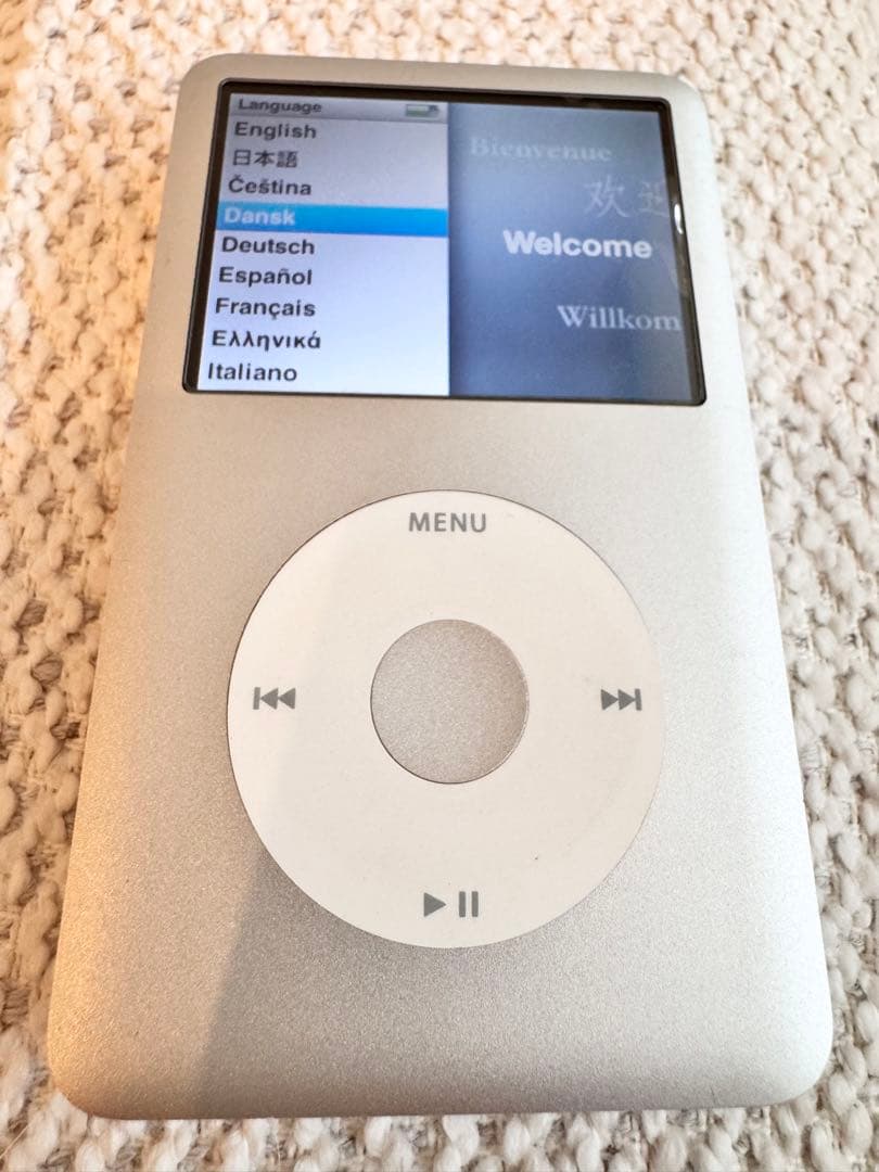 【極美品】iPod classic 第6世代 160GBシルバー 新品バッテリー