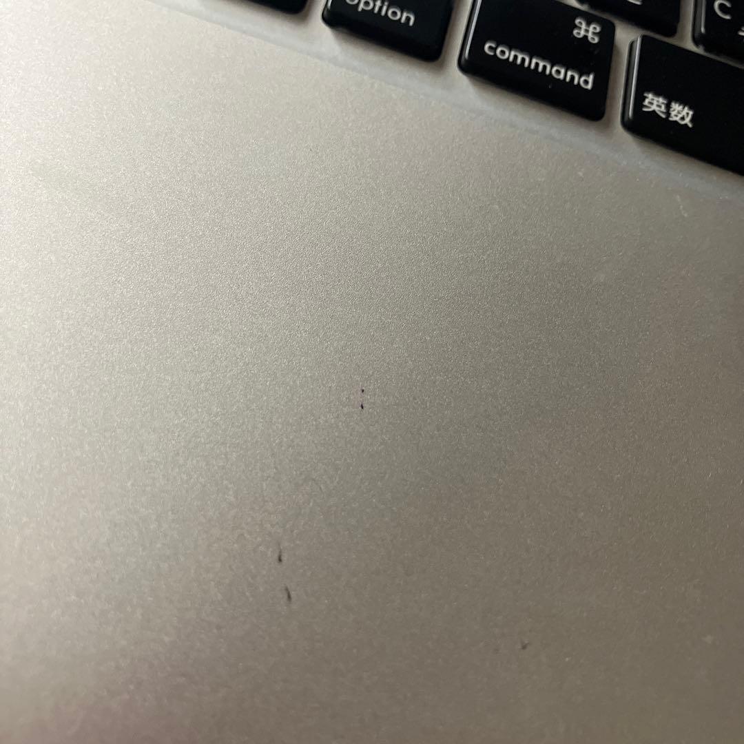 MacBook Pro 本体 + Apple Magic Mouse