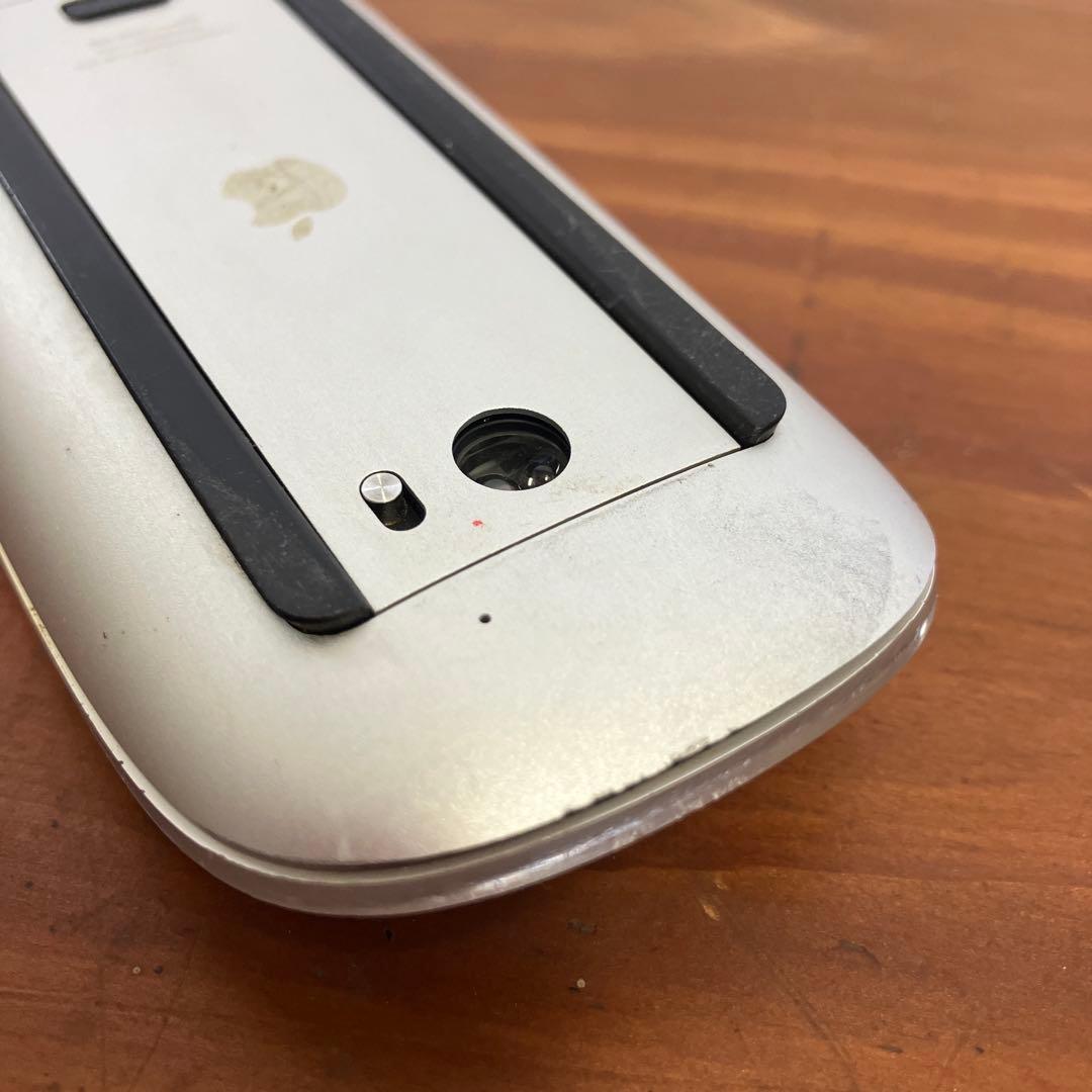 MacBook Pro 本体 + Apple Magic Mouse