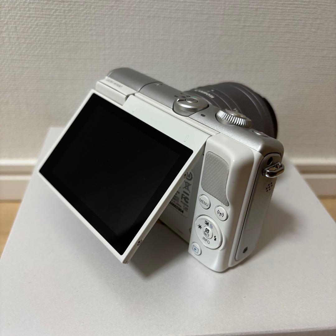 Canon EOS M100 シルバー ミラーレスカメラ
