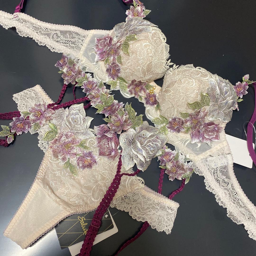 salute 09 店舗限定 OCカラー　D70、ソングM、ガーターベルト