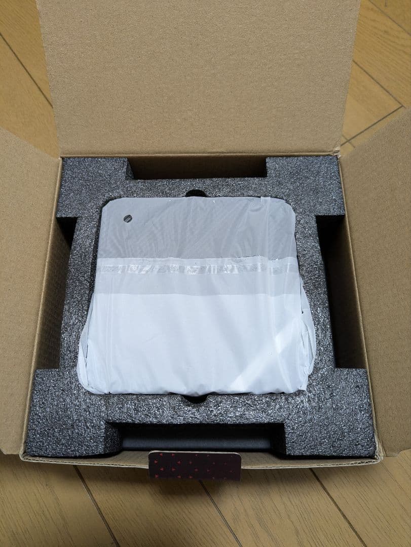 ミニPC minisforum UM560XT