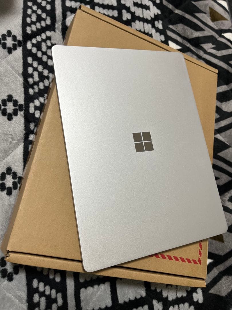 《極美品》Surface LaptopGo3 プラチナ（三日間限定）