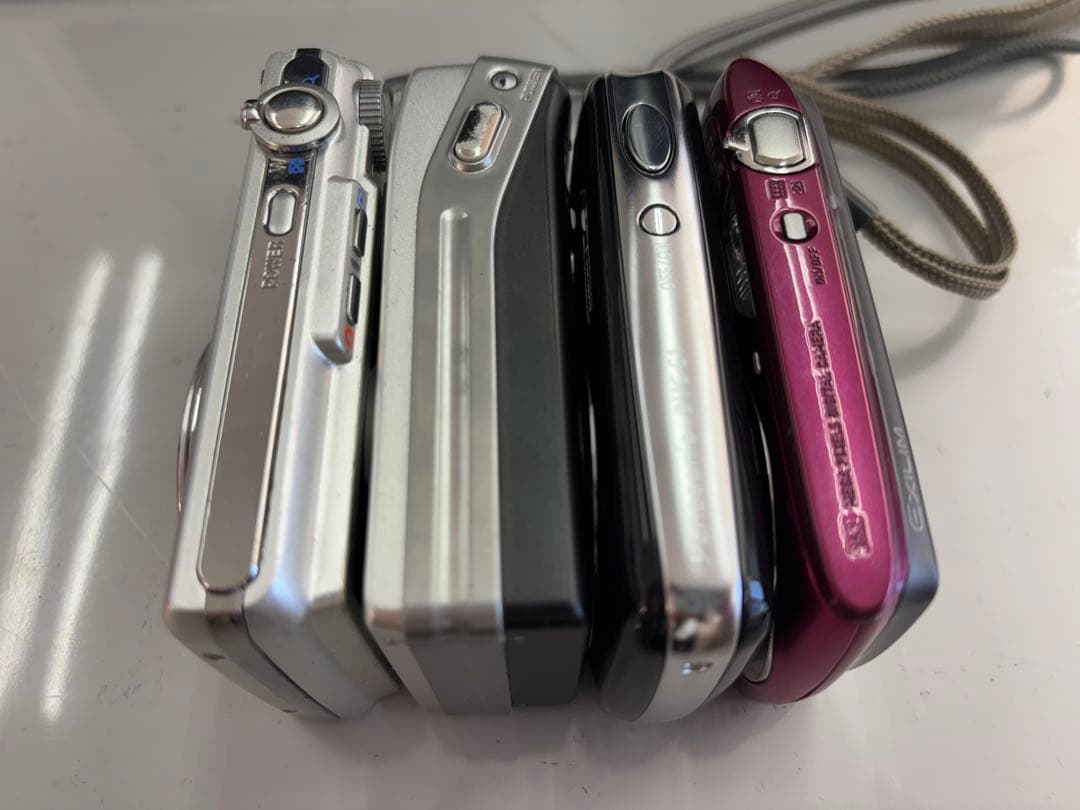 デジタルカメラ　ジャンク品　4台＋ポラロイドカメラ