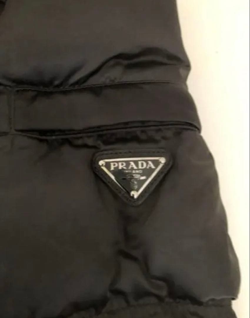 PRADAダーク グレー　ダウンジャケット 38