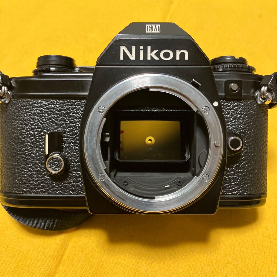 Nikon EM ブラック フィルム一眼レフカメラ