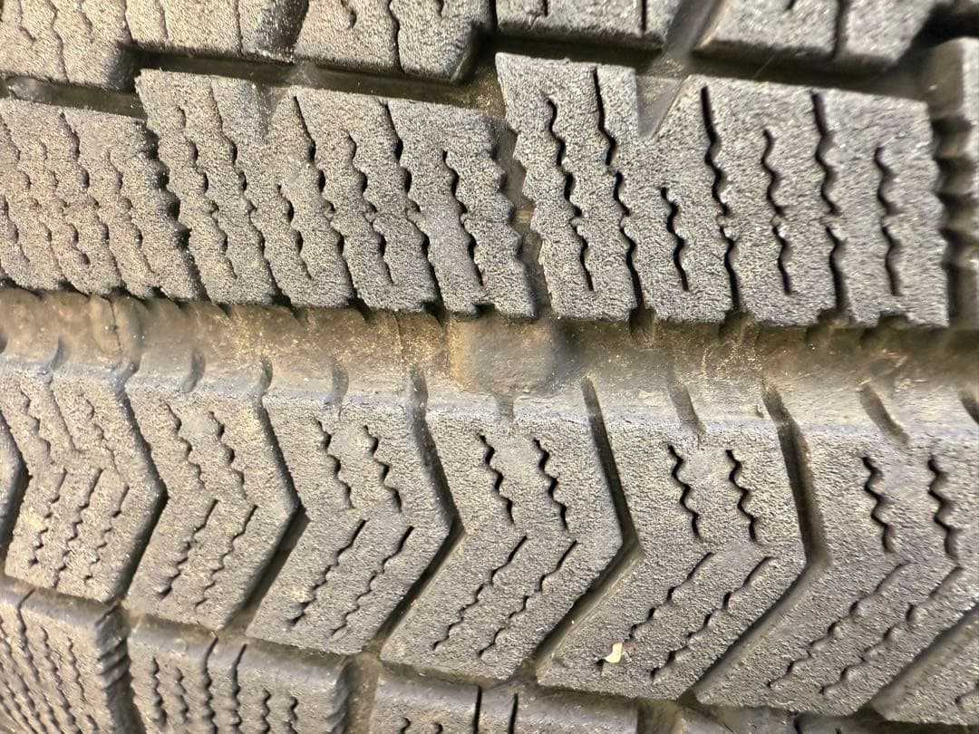 BLIZZAK 205/60R16 スタッドレスホイールセット 兵庫県引取り限定