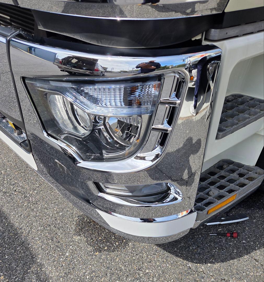 17スーパーグレート　バンパー　ダメージ隠し　鏡面ステンレス　タンク用バンド