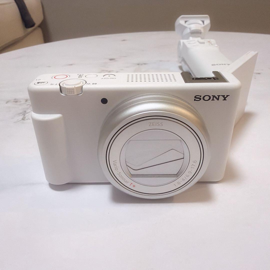 【新品】sony ZEISSレンズ搭載　ホワイトコンパクトデジタルカメラ
