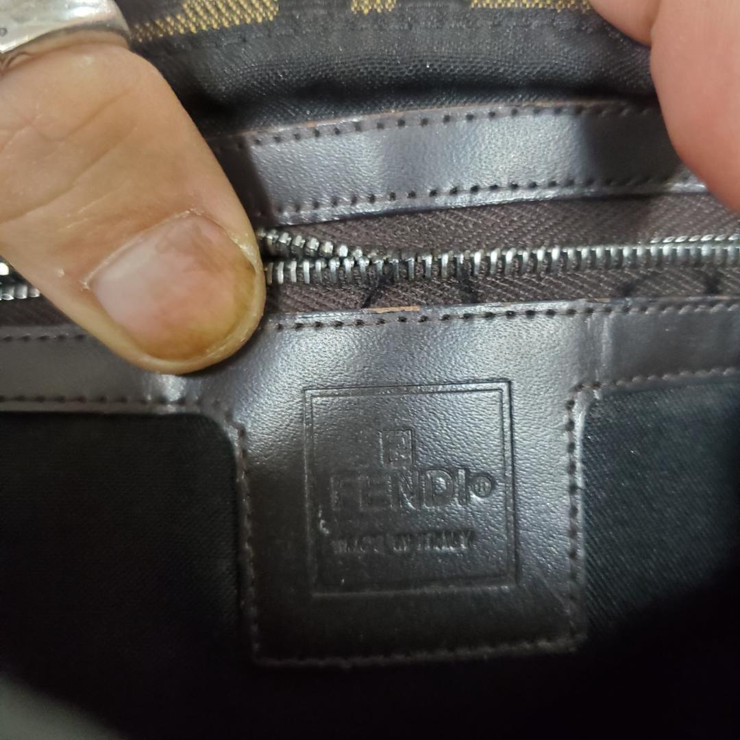 Fendi ロゴプリント ショルダーバッグ