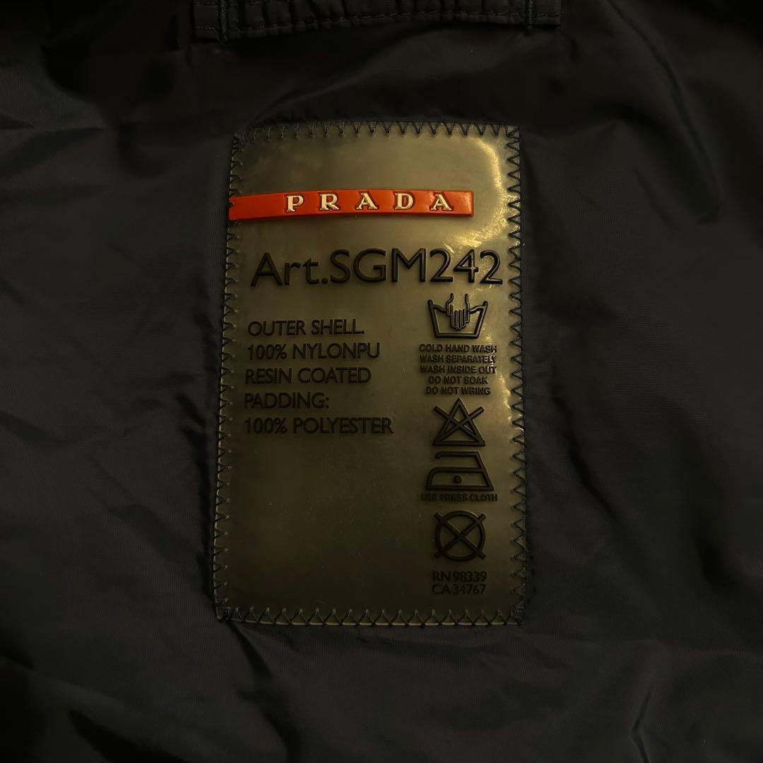 PRADA ナイロンジャケット トライアングル