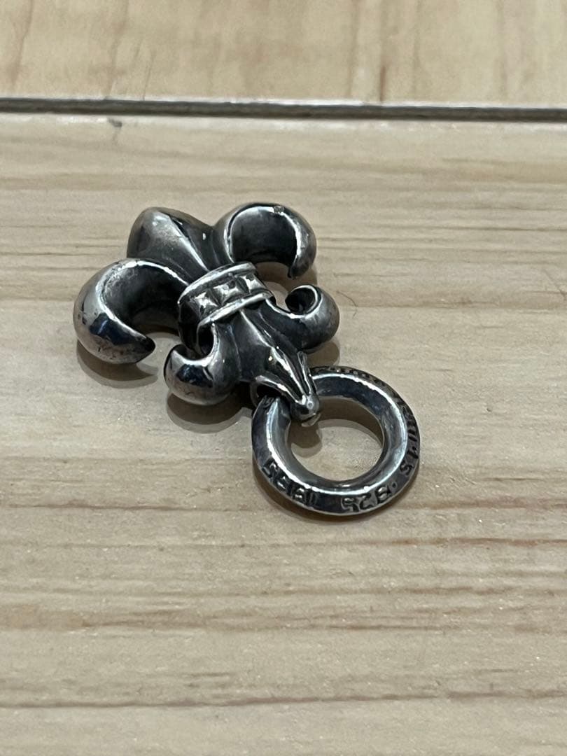 【美品・正規品】クロムハーツ フレアニー 百合の紋章 ペンダントトッ