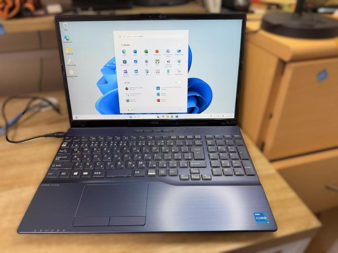 未使用品近い 富士通 第11世代 新品SSD512GB Office2021