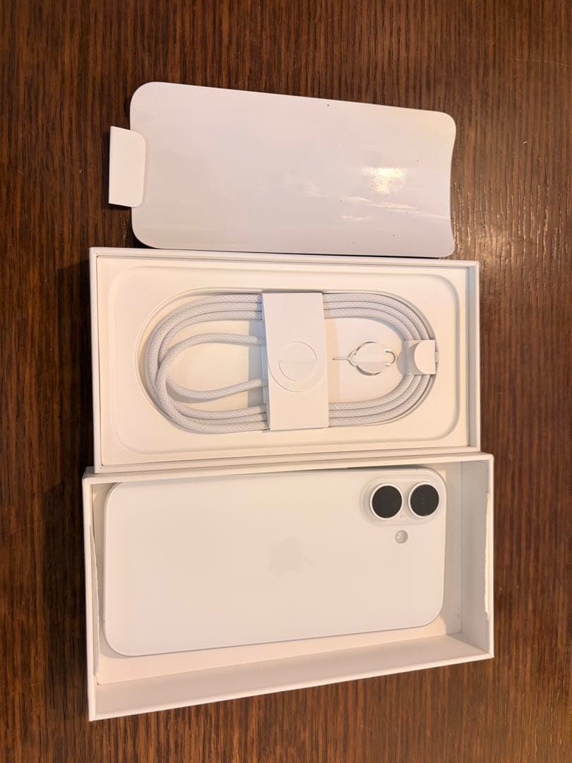 Apple iPhone 16 128GB ホワイト