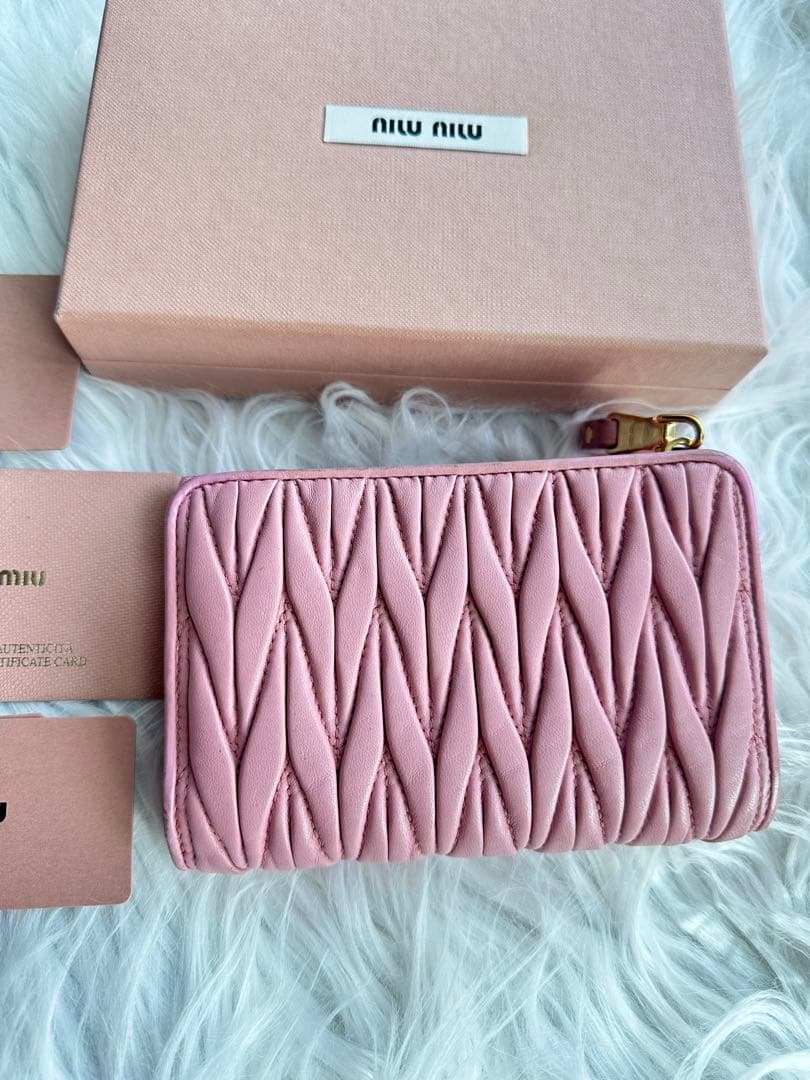 MIU MIU ピンク プリーツ財布