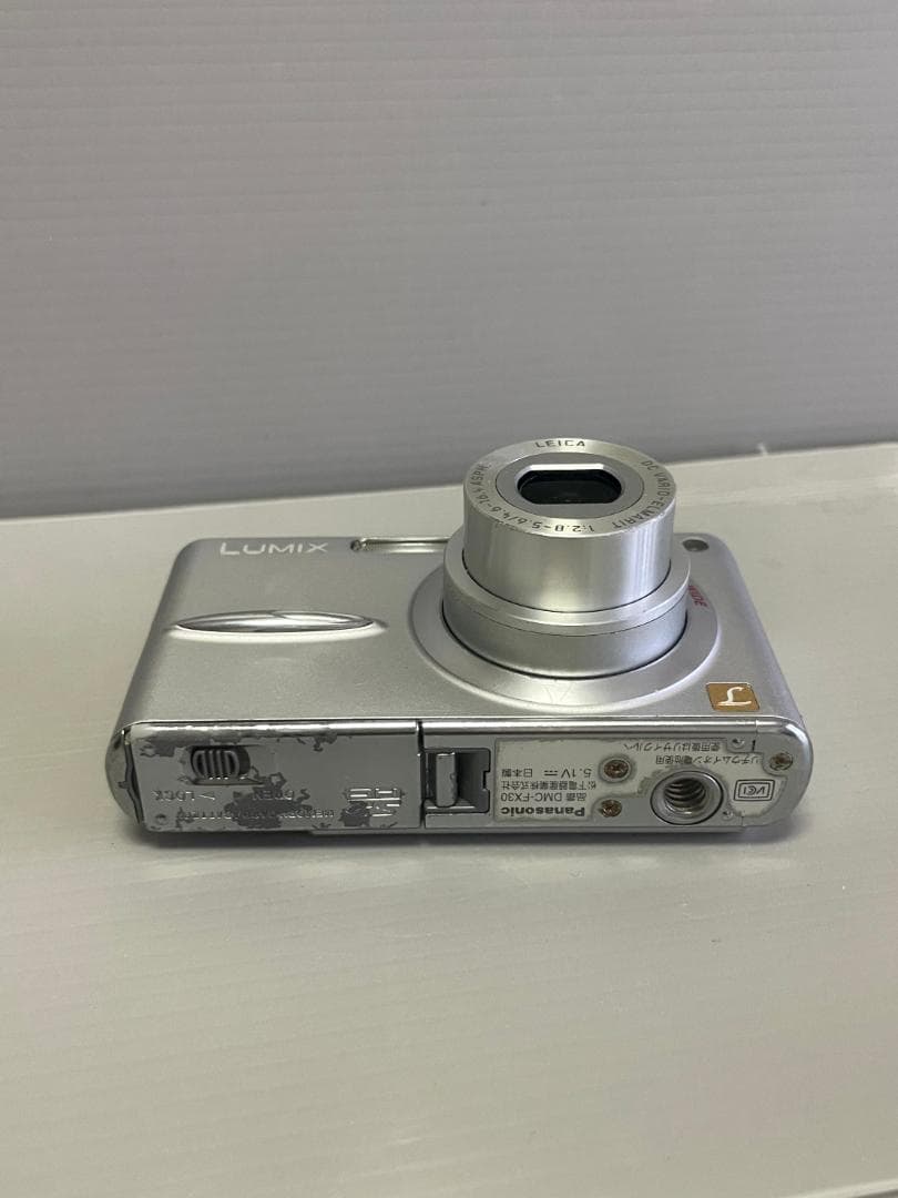 【Panasonic LUMIX DMC-FX30 シルバー】