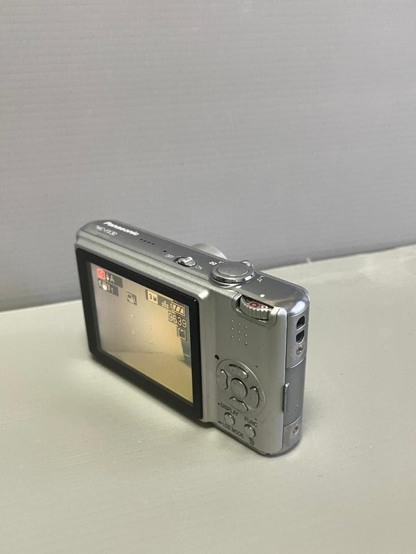 【Panasonic LUMIX DMC-FX30 シルバー】