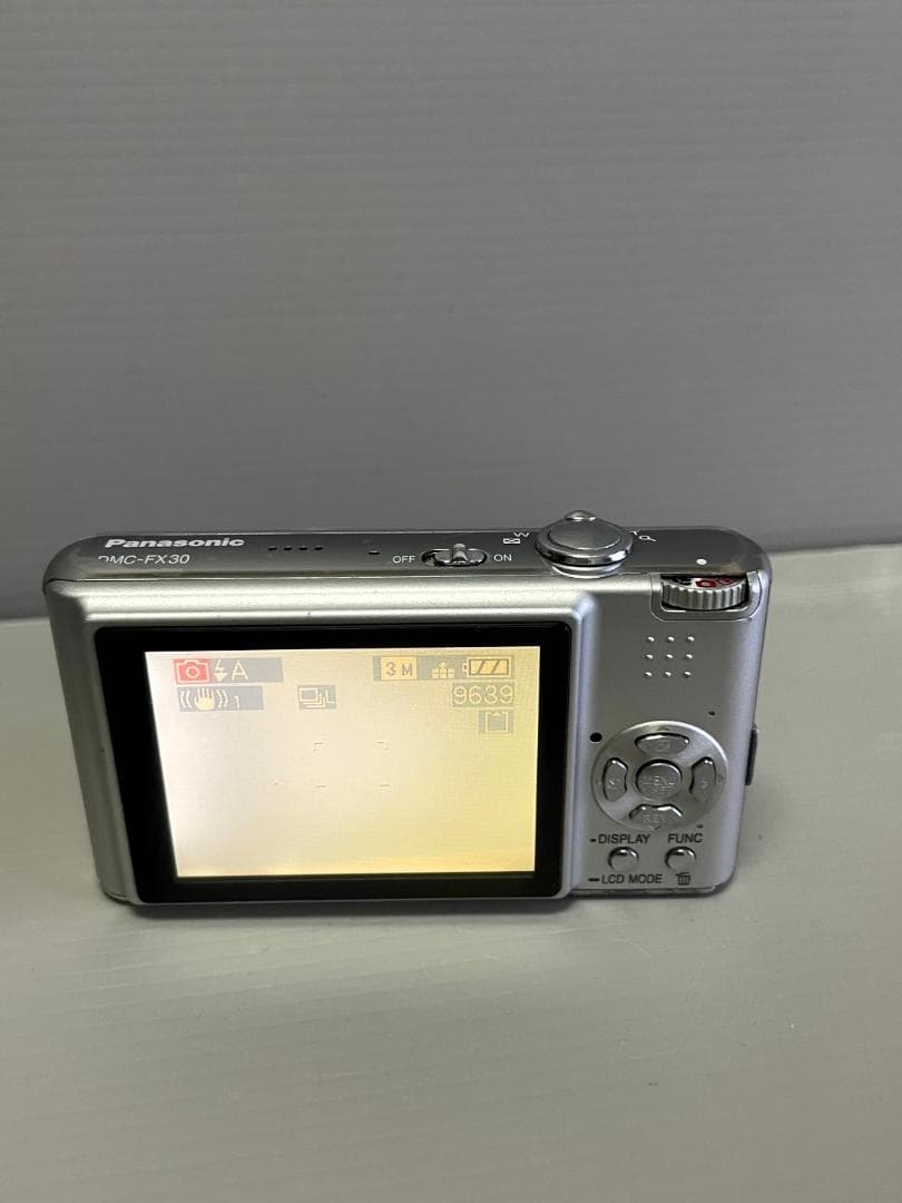 【Panasonic LUMIX DMC-FX30 シルバー】