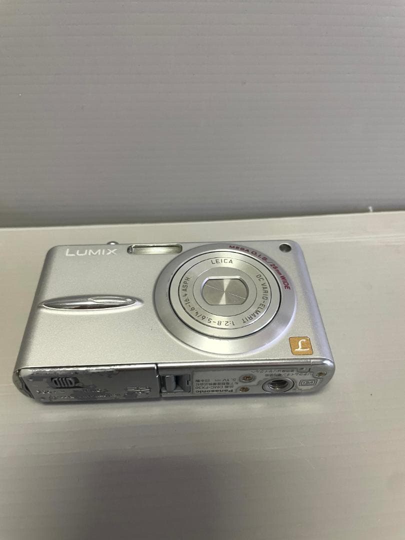 【Panasonic LUMIX DMC-FX30 シルバー】