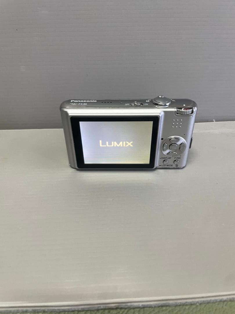 【Panasonic LUMIX DMC-FX30 シルバー】
