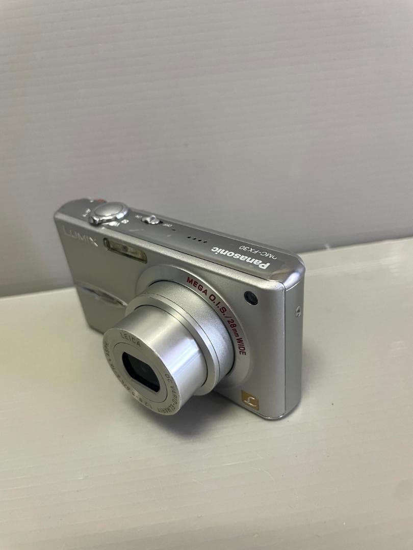 【Panasonic LUMIX DMC-FX30 シルバー】