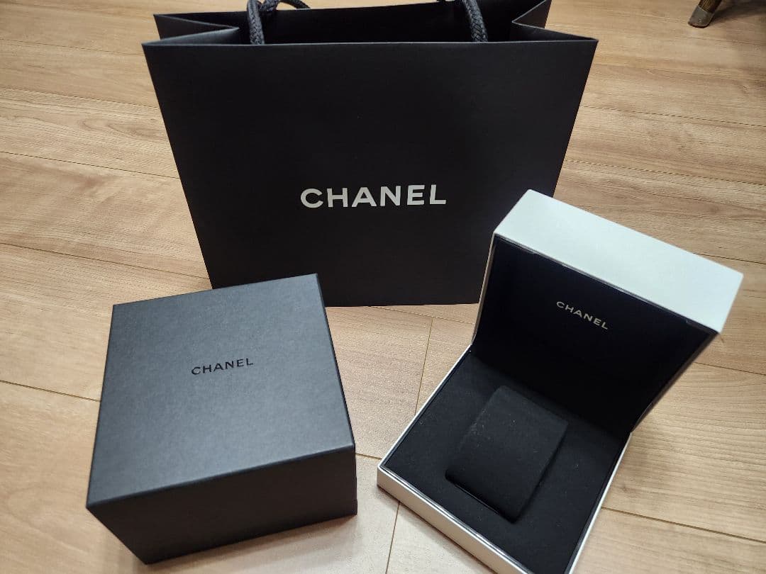 CHANEL　時計　ケース　紙袋