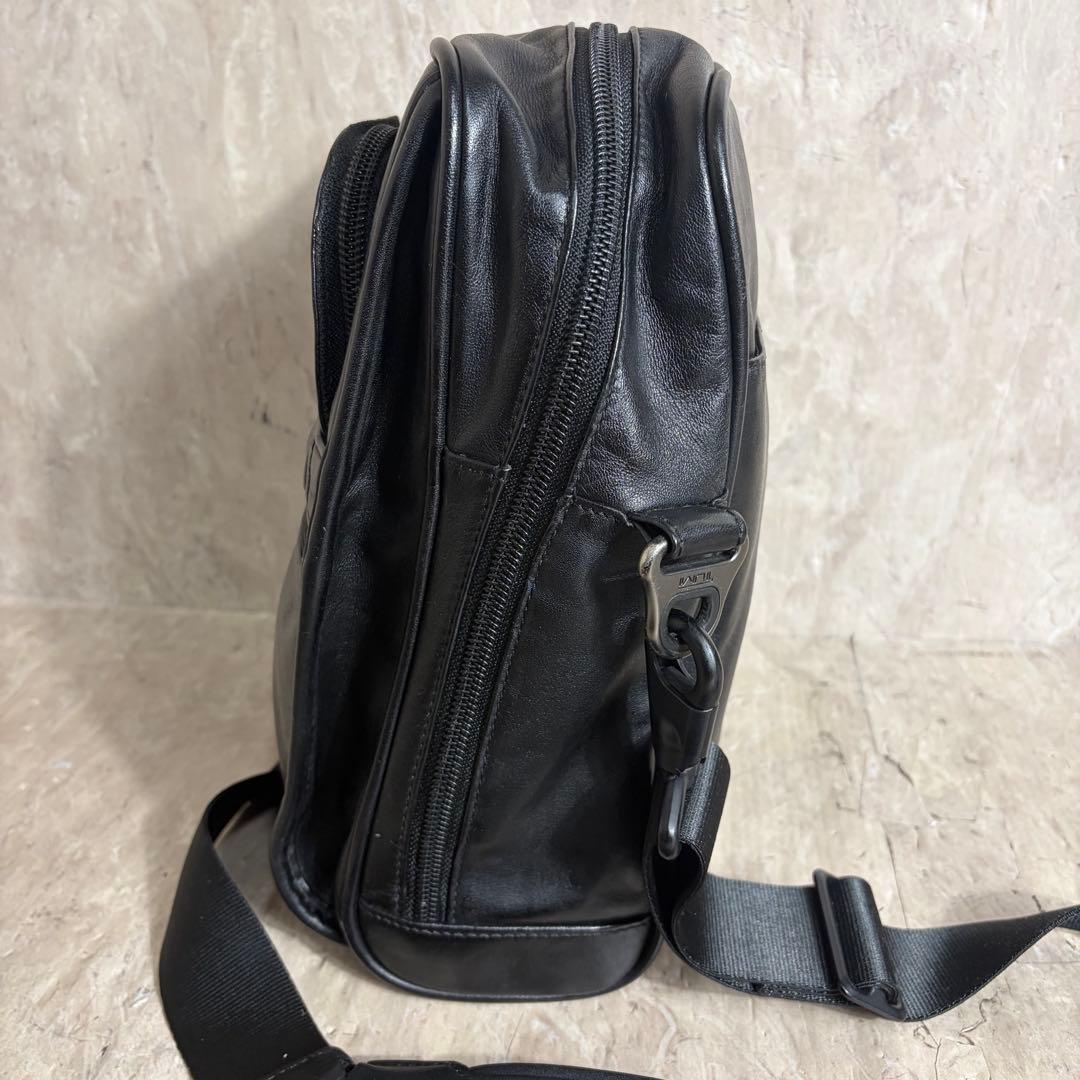 極美品 TUMI ナパレザー ショルダーバッグ 本革 92100D4 斜め掛け