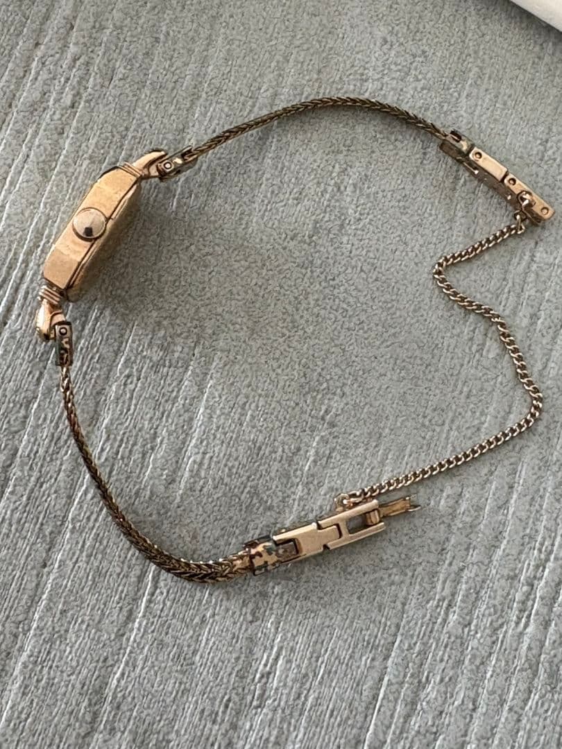 【agete】アガット　スクエアフェイスジュエリーウォッチ　K10ダイヤモンド