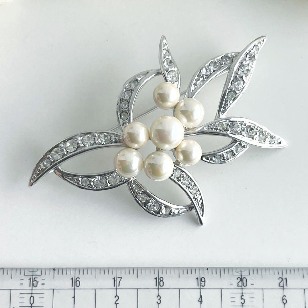 モモ　ヴァンドーム　ブティック　パール ブローチ