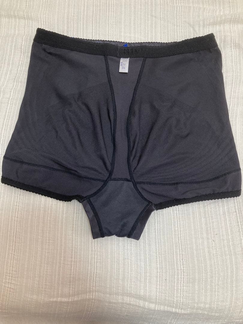 いと マルコ　【カービシャス】ショートガードル　 Q82 2着セット