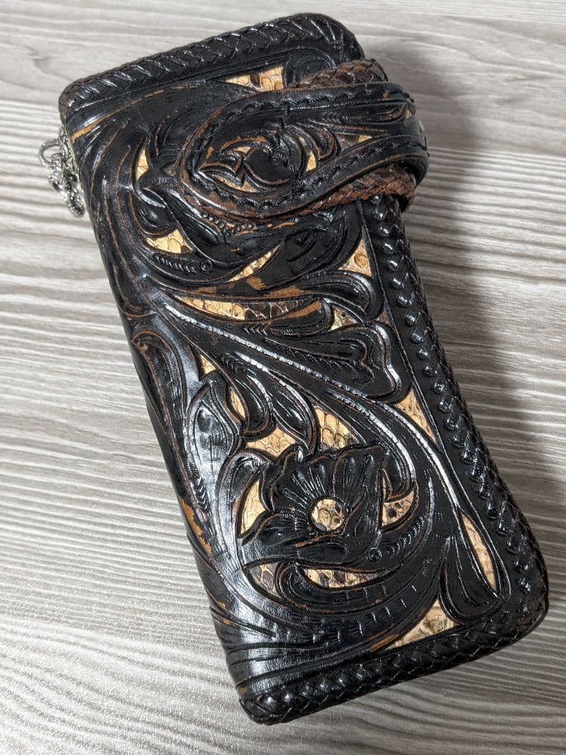 レザークラフトユウ　カービングパイソンヘビ革透かし彫り　本革長財布　ライダース